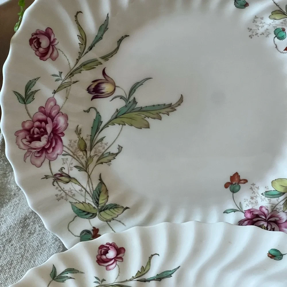 7 Royal Doulton Clovelly Floral Bone China Dinner Plates 10.5” Made in England